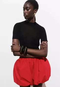 Базовая футболка CROPPED Mango, черный