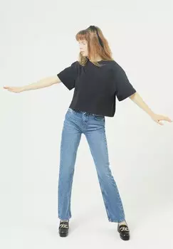 Базовая футболка CROPPED Rue les crateurs, черный