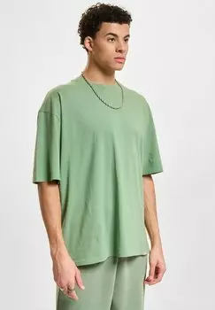 Базовая футболка DEF, стираная зеленая