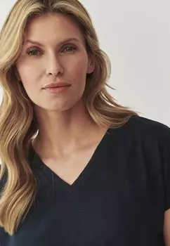 Базовая футболка EVELYN TATUUM, темно-синий