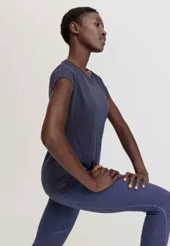 Базовая футболка hessnatur, фиолетовый