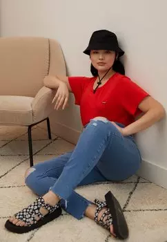 Базовая футболка Levi's