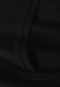 Базовая футболка Lisa TATUUM, черная