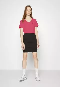 базовая футболка НАБОР МЯГКИХ ФУТБОЛОК С V-образным вырезом, 2 шт. Tommy Jeans, темно-синий/розовый