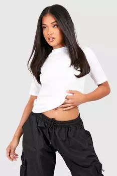 Базовая футболка petite в ребруску Boohoo, слоновая кость