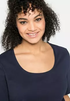 Базовая футболка Sheego, темно-синий