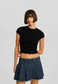 Базовая футболка Short Sleeves With A Round Neck Bershka, черный