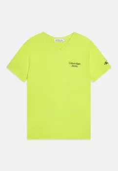 Базовая футболка STACK LOGO V-NECK Calvin Klein Jeans, цвет sharp green