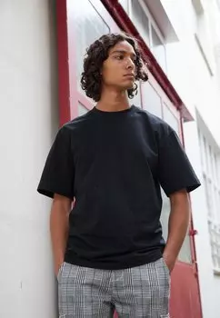 Базовая футболка TALL Urban Classics, черный