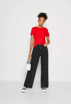 Базовая футболка Tommy Jeans