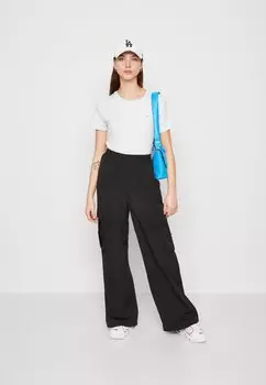 Базовая футболка Tommy Jeans