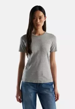 Базовая футболка United Colors of Benetton