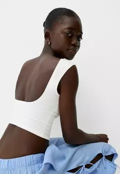 Базовая футболка V-NECKLINE Bershka, белый