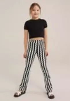 Базовая футболка We Fashion, черный