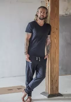 Базовая футболка YOGA MOKSHA Renegade Guru, черный