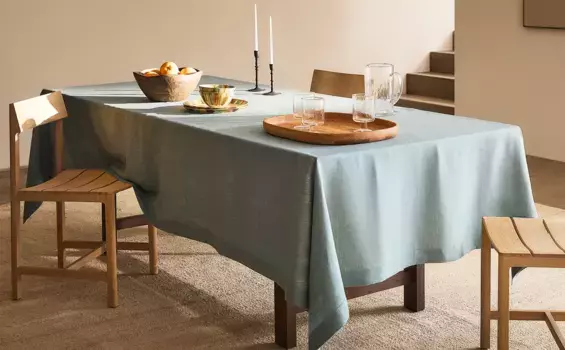 Базовая льняная скатерть Zara Home, синий