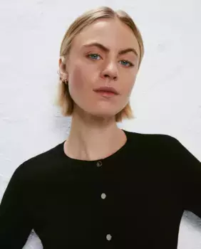 Базовая вязаная женский кардиган с круглым вырезом Easy Wear, черный