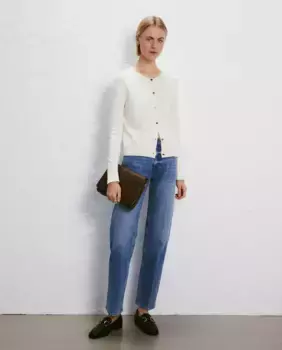 Базовая вязаная женский кардиган с круглым вырезом Easy Wear, цвет 120 Crudo