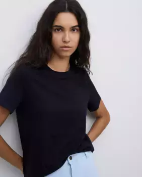 Базовая женская футболка с круглым вырезом Yerse, черный