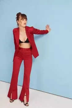 Базовый двойной костюм-пиджак красный VATKALI