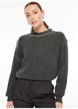 Базовый свитер с круглым вырезом Fabrika