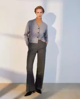 Базовый вязаный жакет с V-образным вырезом Woman El Corte Ingls, цвет 820 Gris Medio