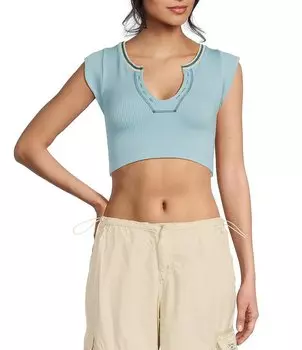 BDG Urban Outfitters выбирает золотой укороченный топ с короткими рукавами, синий