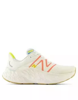 Беговые кроссовки New Balance More белого и оранжевого цвета на резиновой подошве
