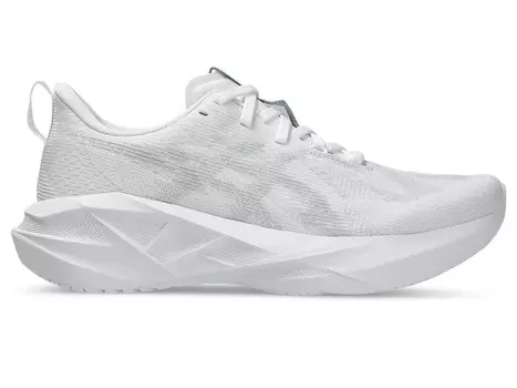 Беговые женские кроссовки Asics Novablast 5, White/Piedmont Grey, белый