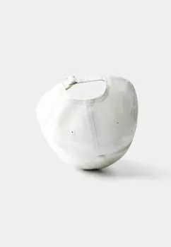 Бейсболка Bershka, белый