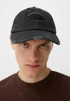 Бейсболка Bershka, черный