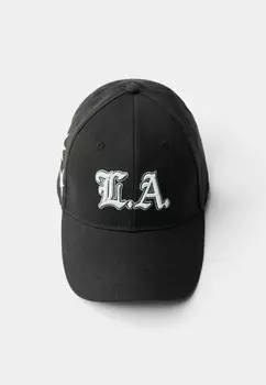 Бейсболка Bershka, черный