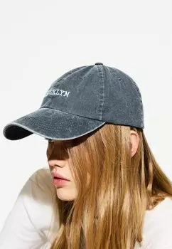 Бейсболка Bershka, темно-синий