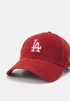 Бейсболка FEMALE 9FORTY® New Era, красный