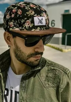Бейсболка FLORALE 5 PANEL Blackskies, цвет black beauty ii
