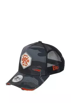 Бейсболка FRAYED PATCH MIDNIGHT CAMO A-FRAME ADJUSTABLE TRUCKER New Era, черный