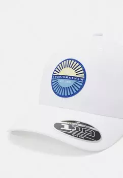 Бейсболка TOUCHING DOWN TravisMathew, белый