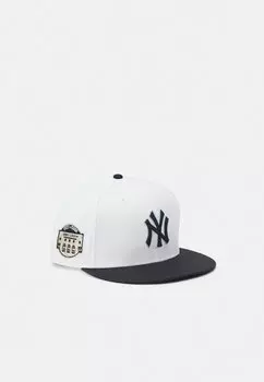 Бейсболка WHITE CROWN PATCHES FIFYI New Era, цвет white/black