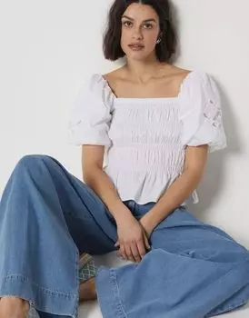Белая блузка с пышными рукавами и присборенными вырезами River Island