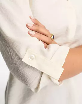 Белая блузка с v-образным вырезом JDY