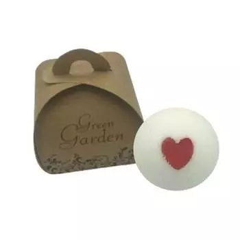 Белая бомбочка для ванны с красным сердцем. Green Garden