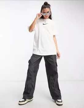 Белая футболка бойфренда миди Nike с логотипом swoosh