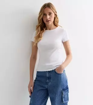 Белая футболка из мягкого хлопка-стрейч с оборками New Look, белый