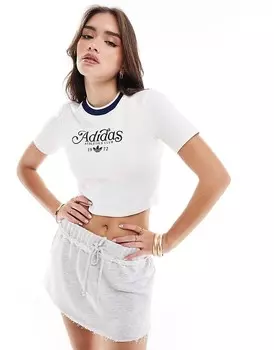 Белая футболка приталенного кроя adidas Originals с логотипом