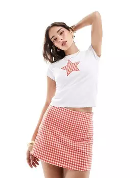 Белая футболка с аппликацией в виде звезд в мелкую клетку ASOS DESIGN