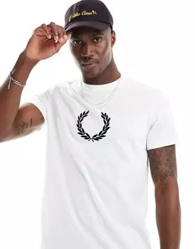 Белая футболка с флокированным лавровым венком Fred Perry