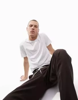 Белая футболка с круглым вырезом и закатанными рукавами ASOS DESIGN