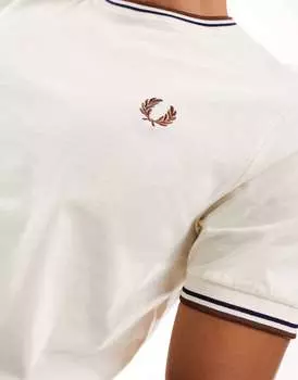 Белая футболка с логотипом Fred Perry