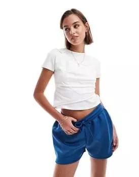 Белая футболка с перекрученной деталью ASOS DESIGN