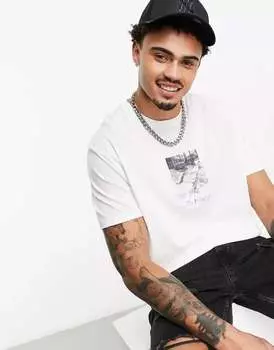 Белая футболка свободного кроя с графическим принтом спереди ASOS
